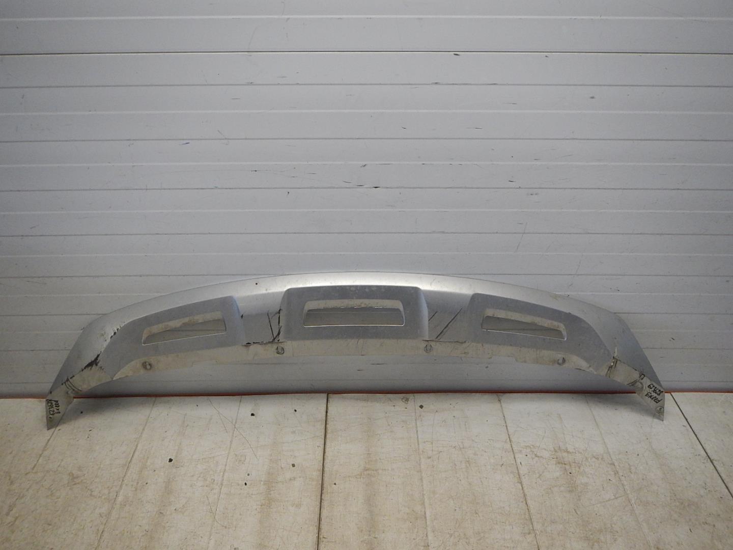 Накладка переднего бампера