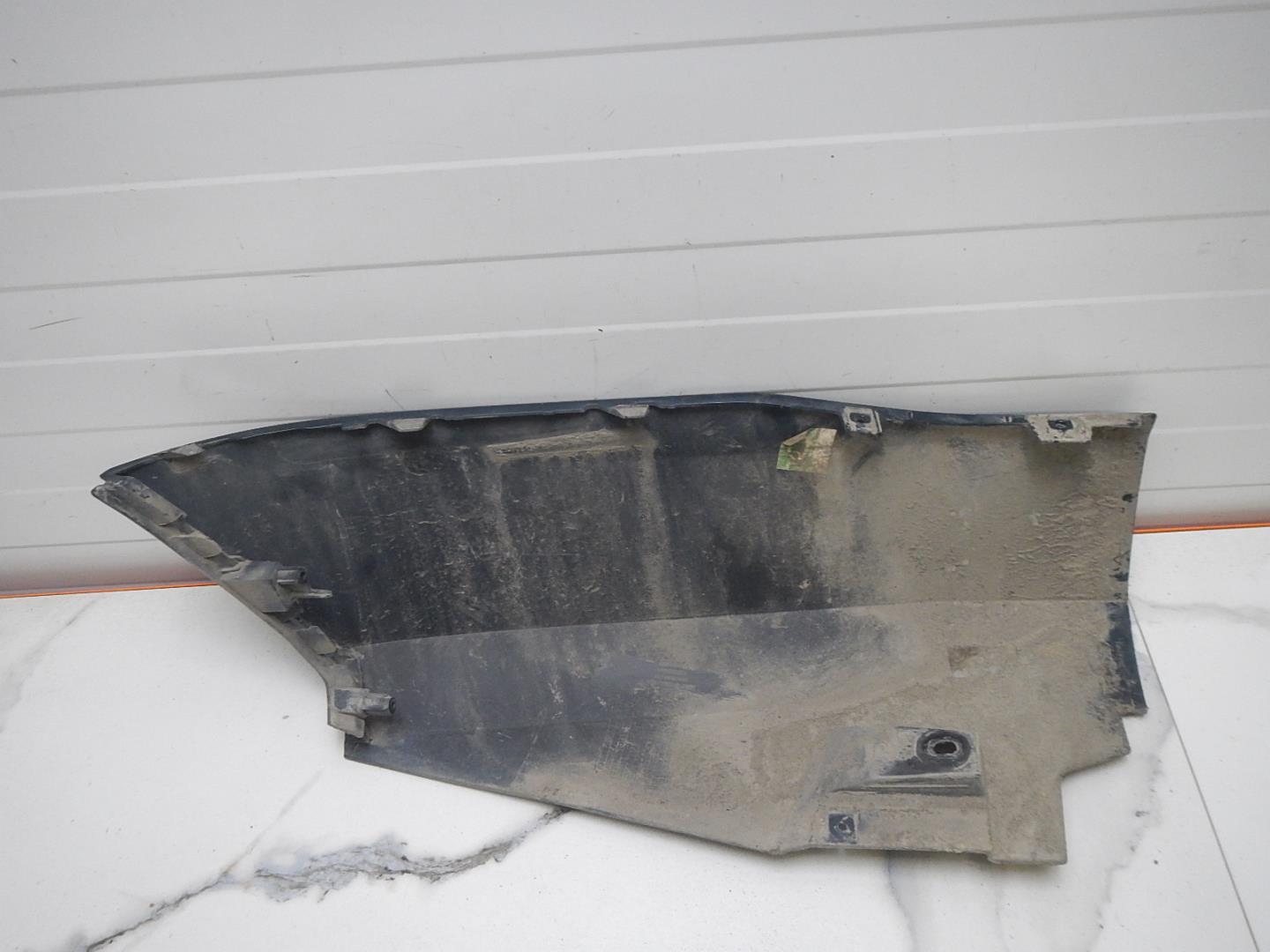 Накладка заднего бампера левая