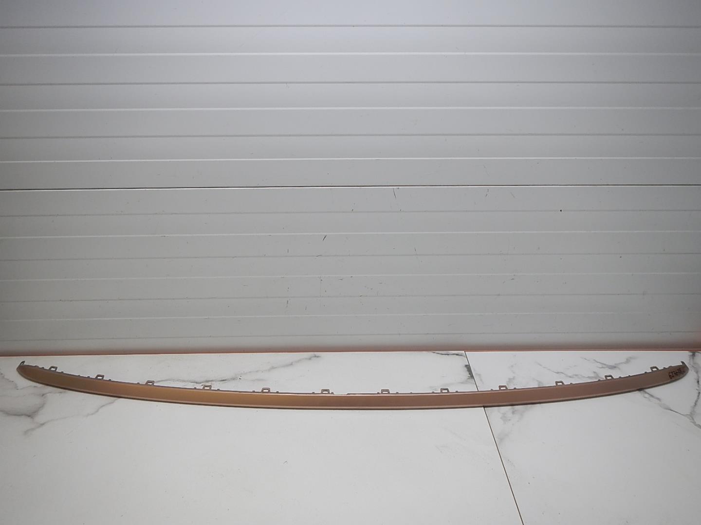 Молдинг заднего бампера