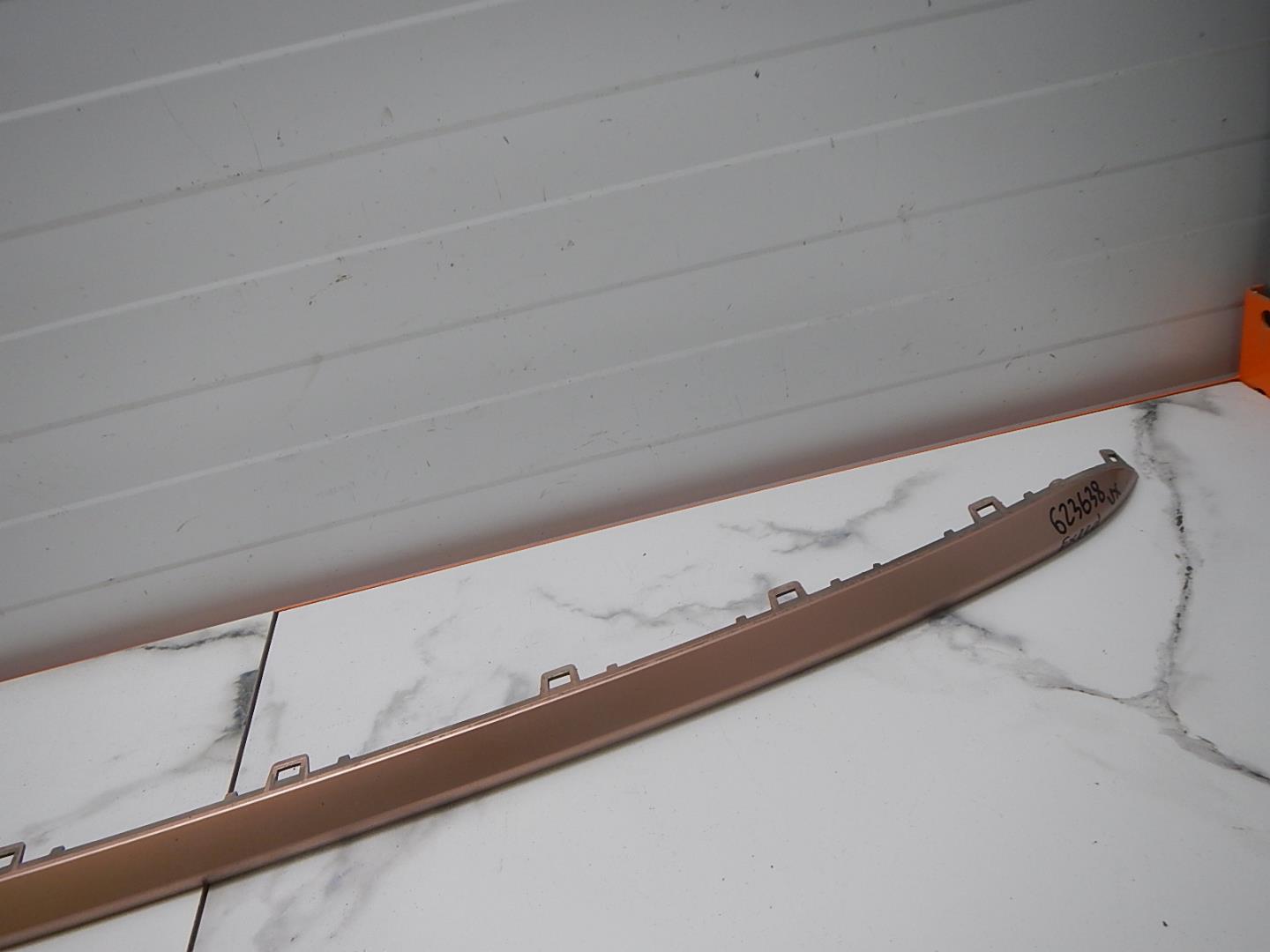 Молдинг заднего бампера