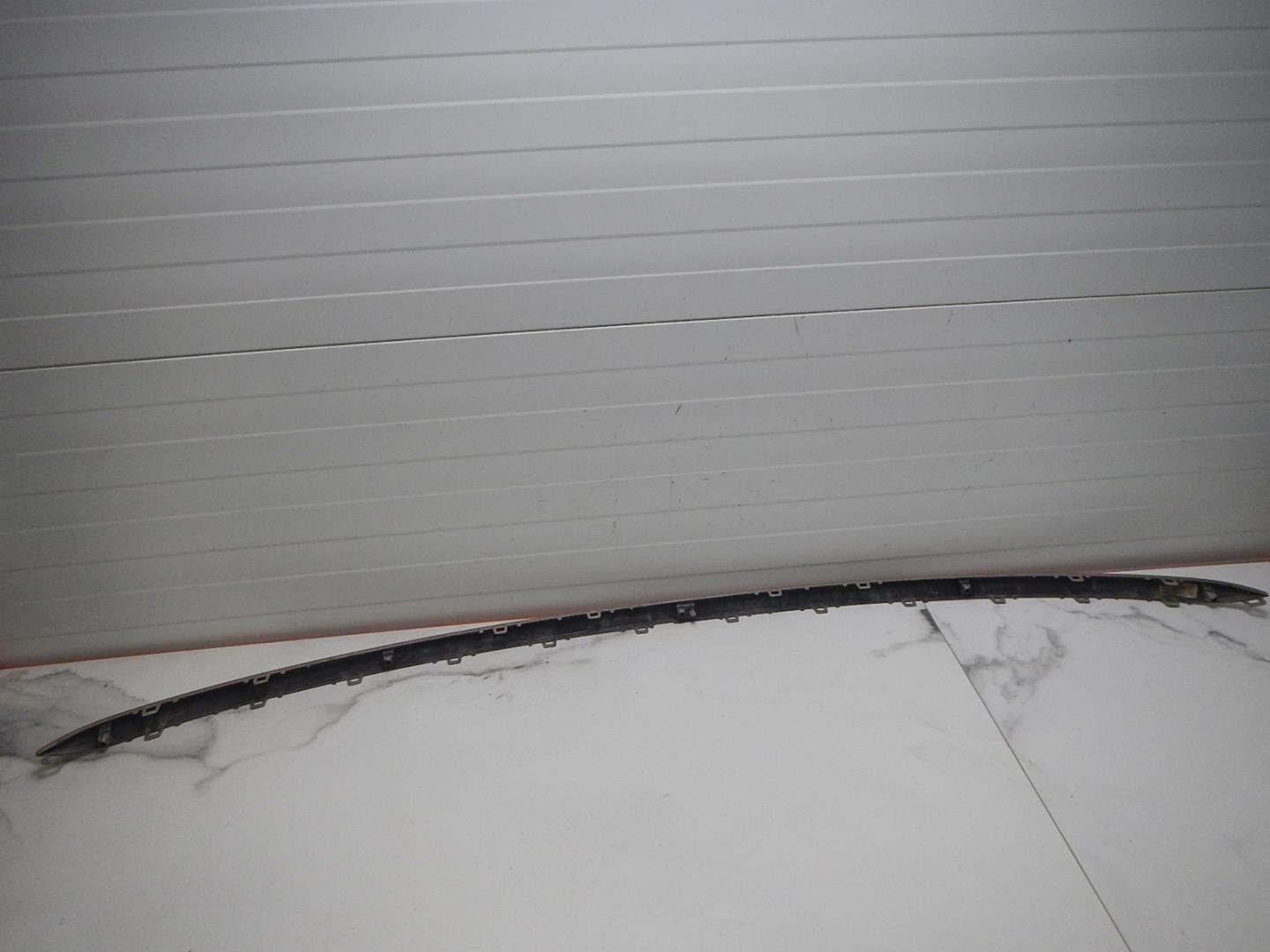 Молдинг заднего бампера