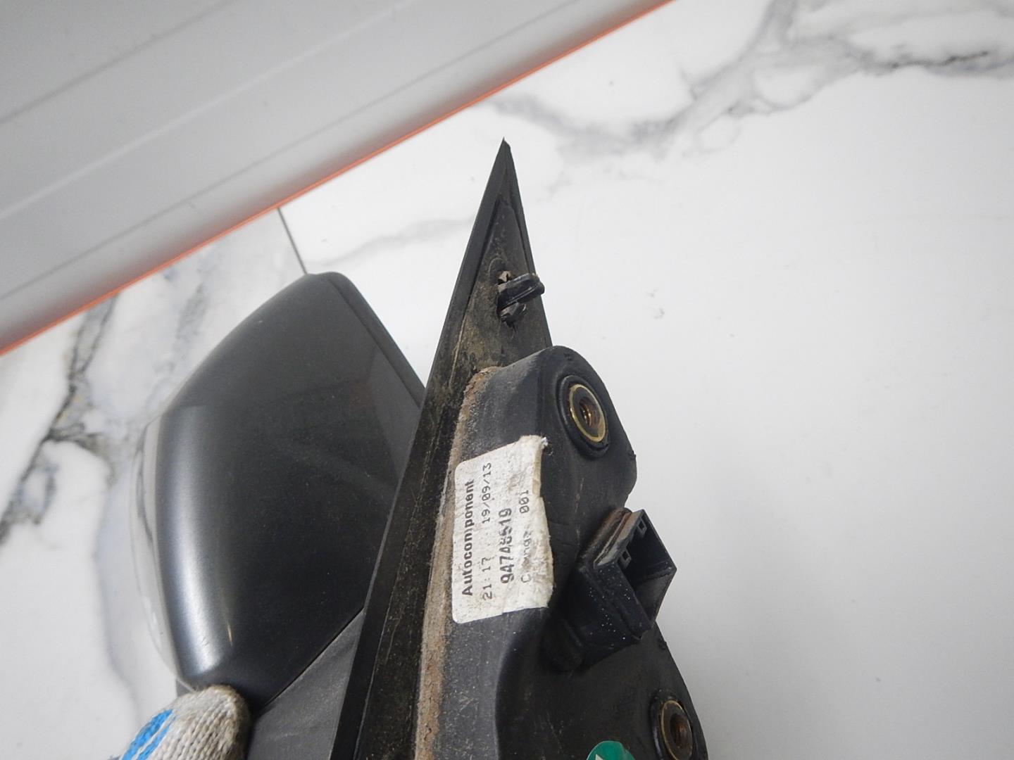 Зеркало правое электрическое