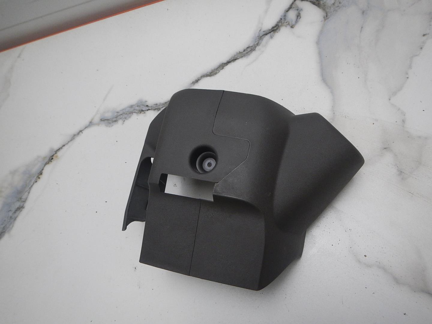 Кожух рулевой колонки