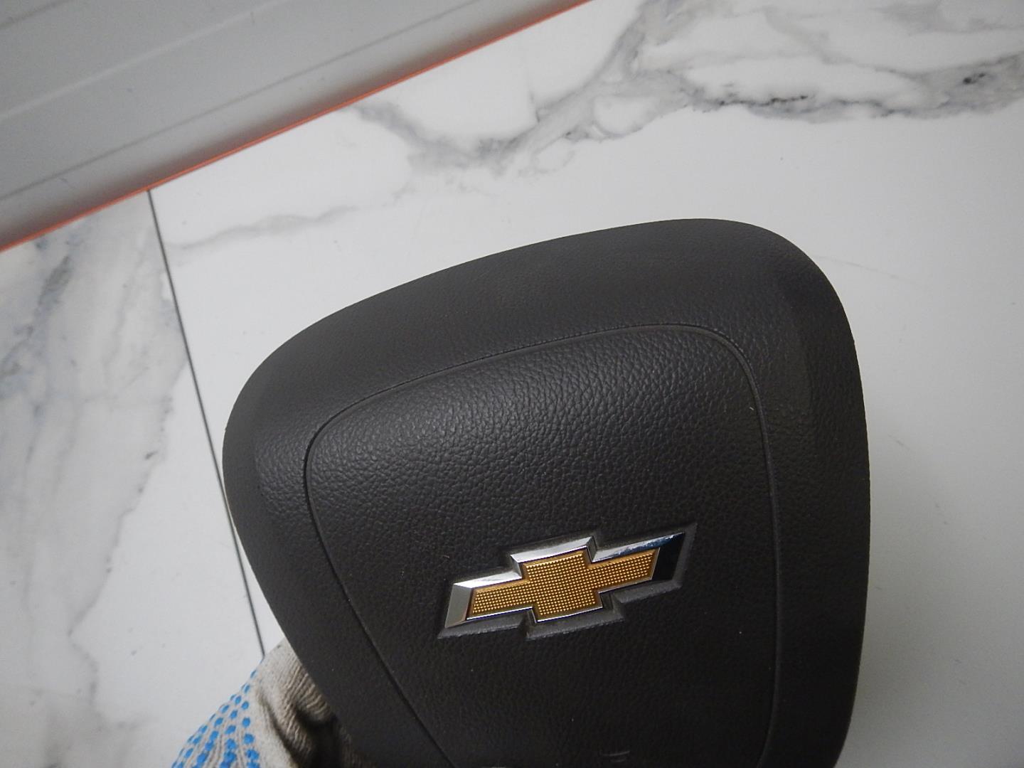 Подушка безопасности в рулевое колесо