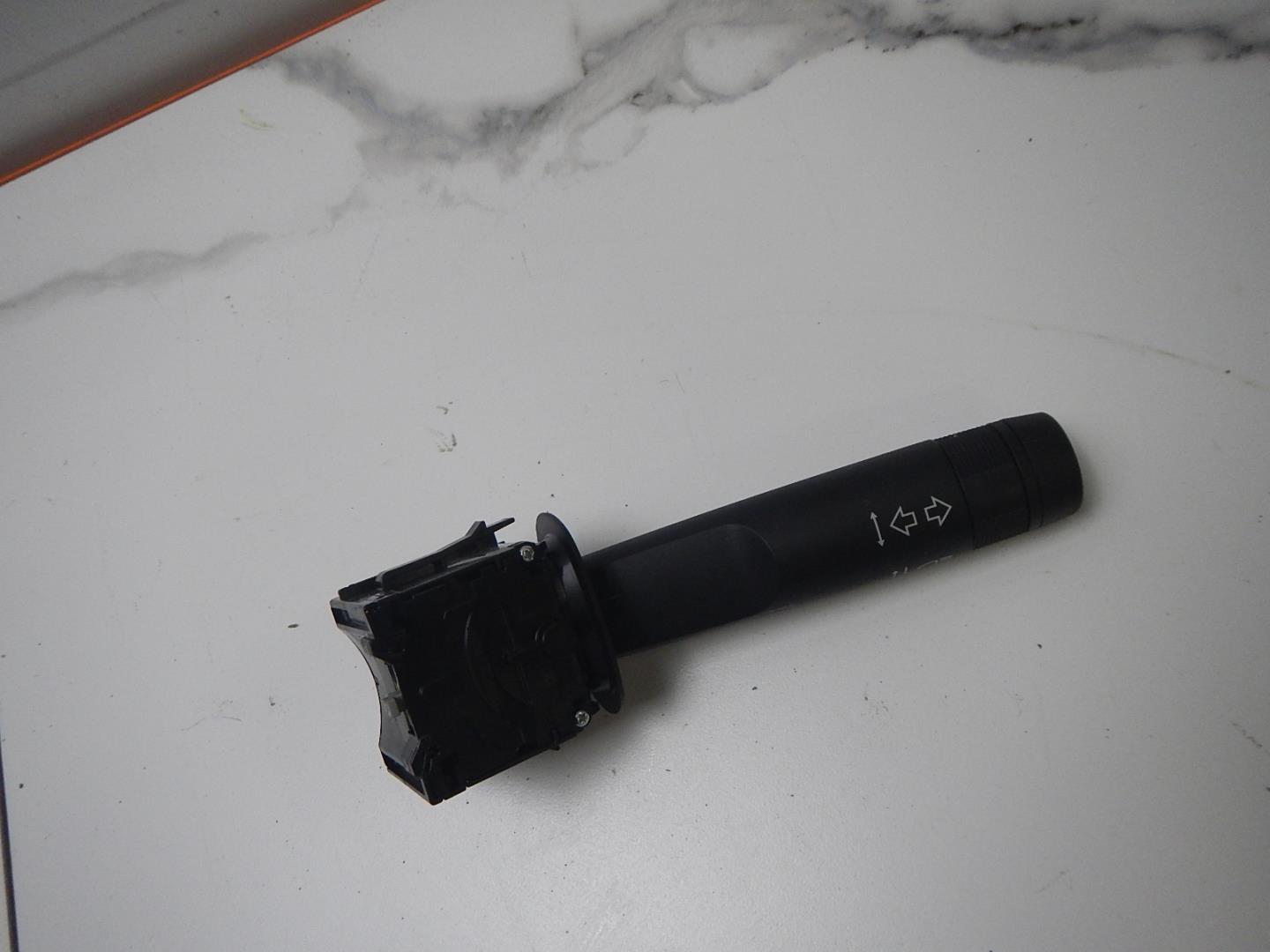 Переключатель поворотов подрулевой