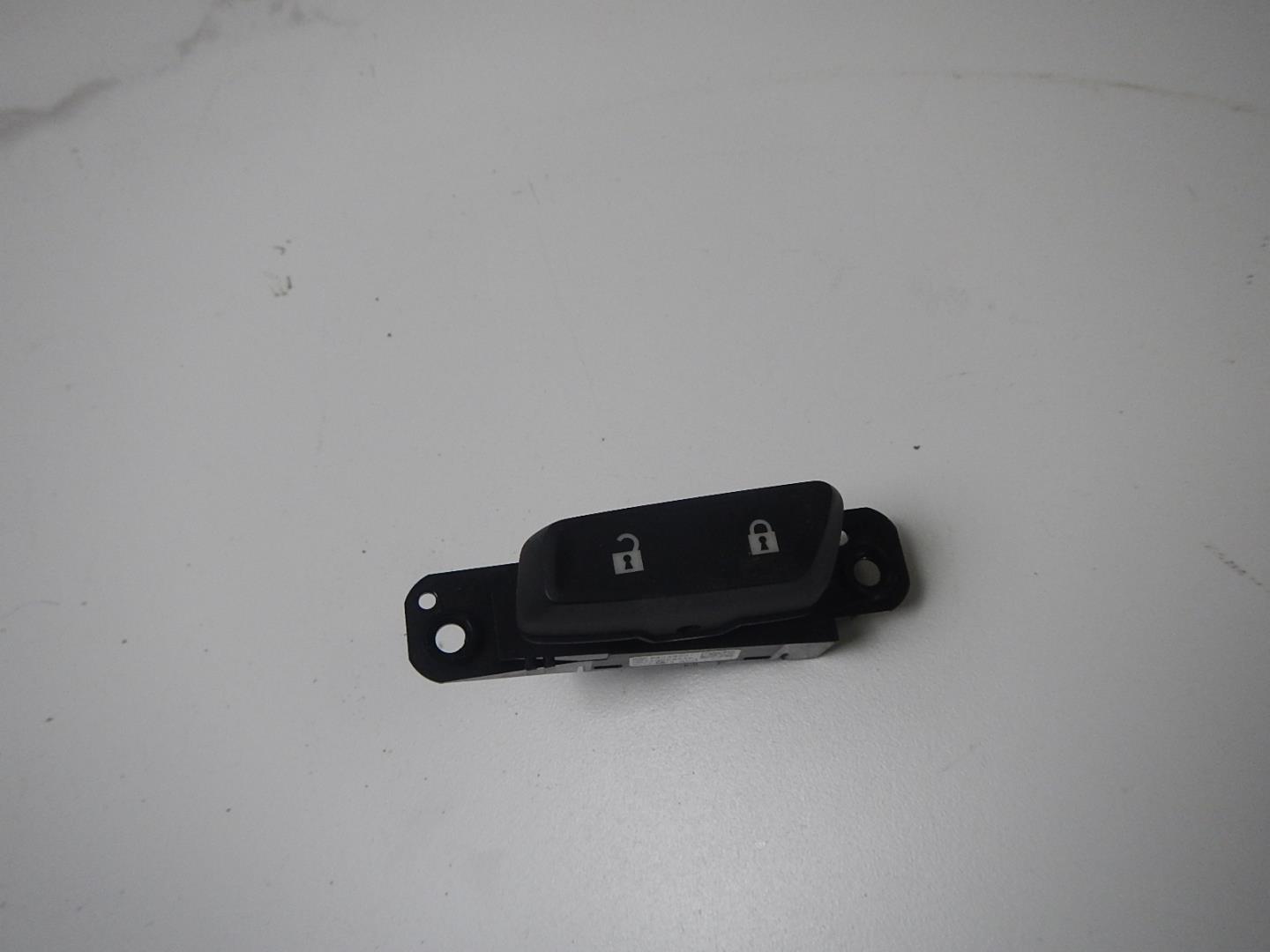 Кнопка центрального замка