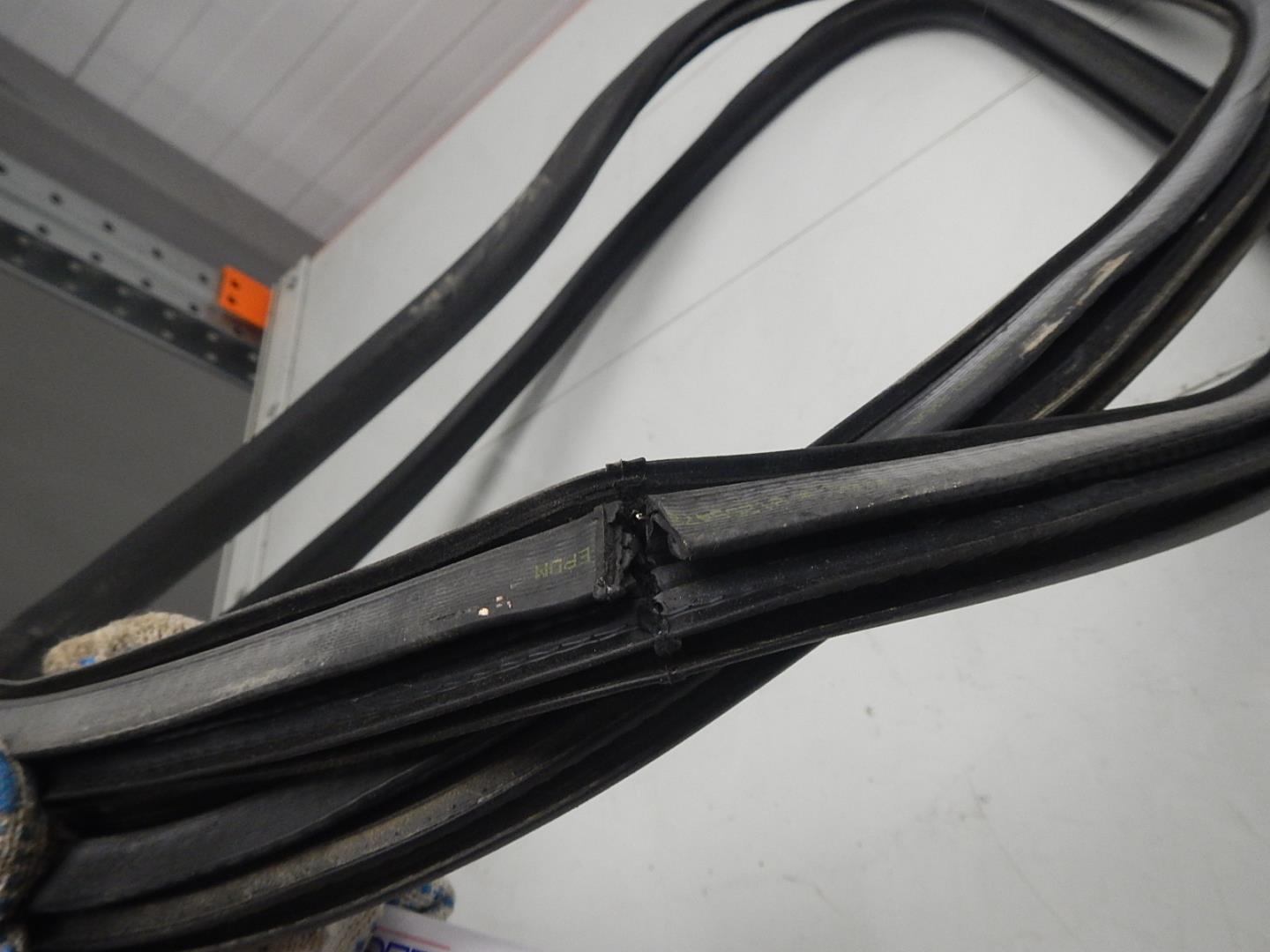 Уплотнитель двери