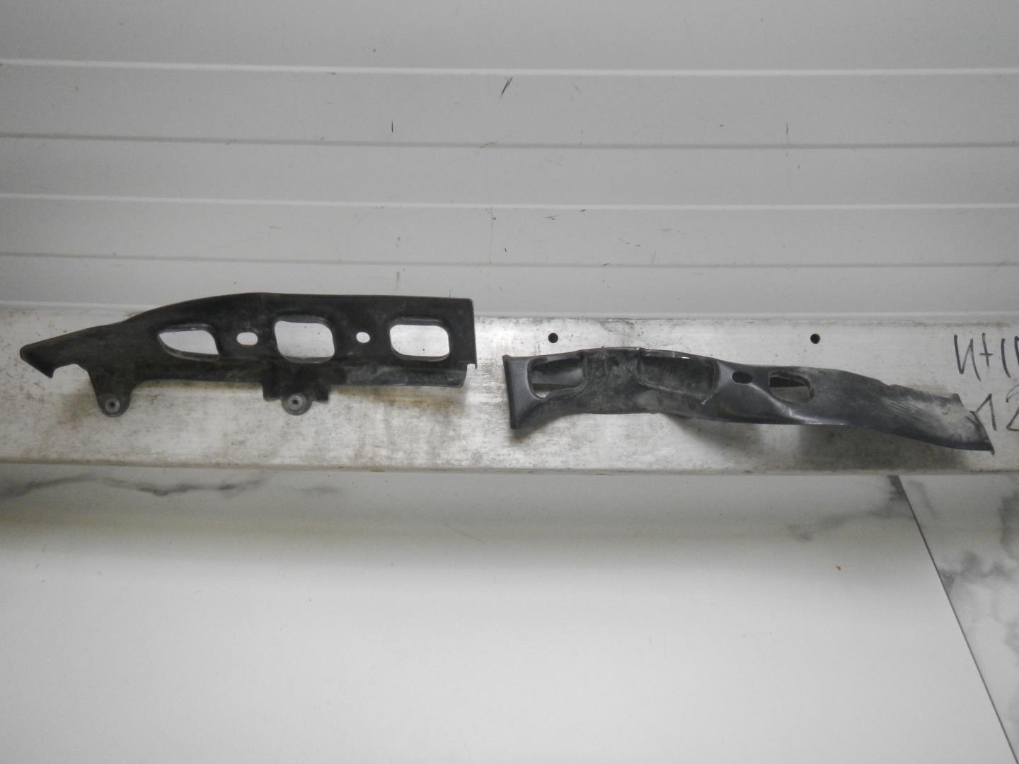 Усилитель переднего бампера