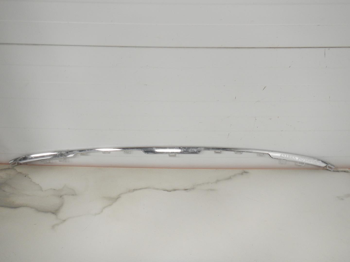 Молдинг переднего бампера