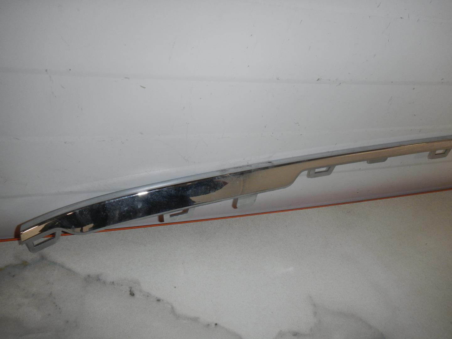 Молдинг переднего бампера