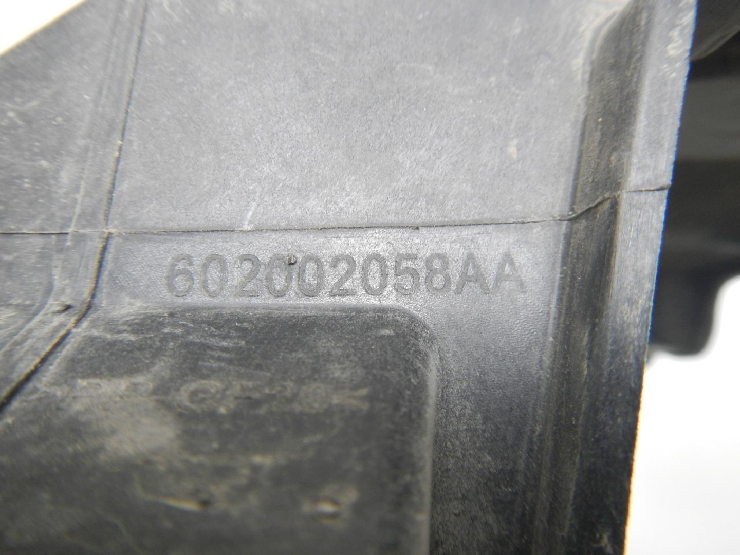 Кронштейн переднего бампера правый