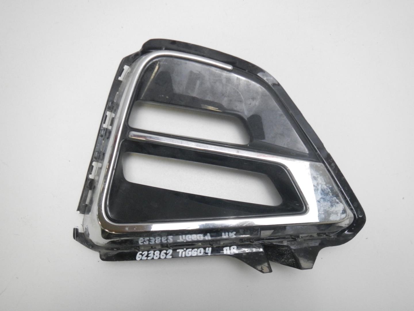 Решетка в бампер правая