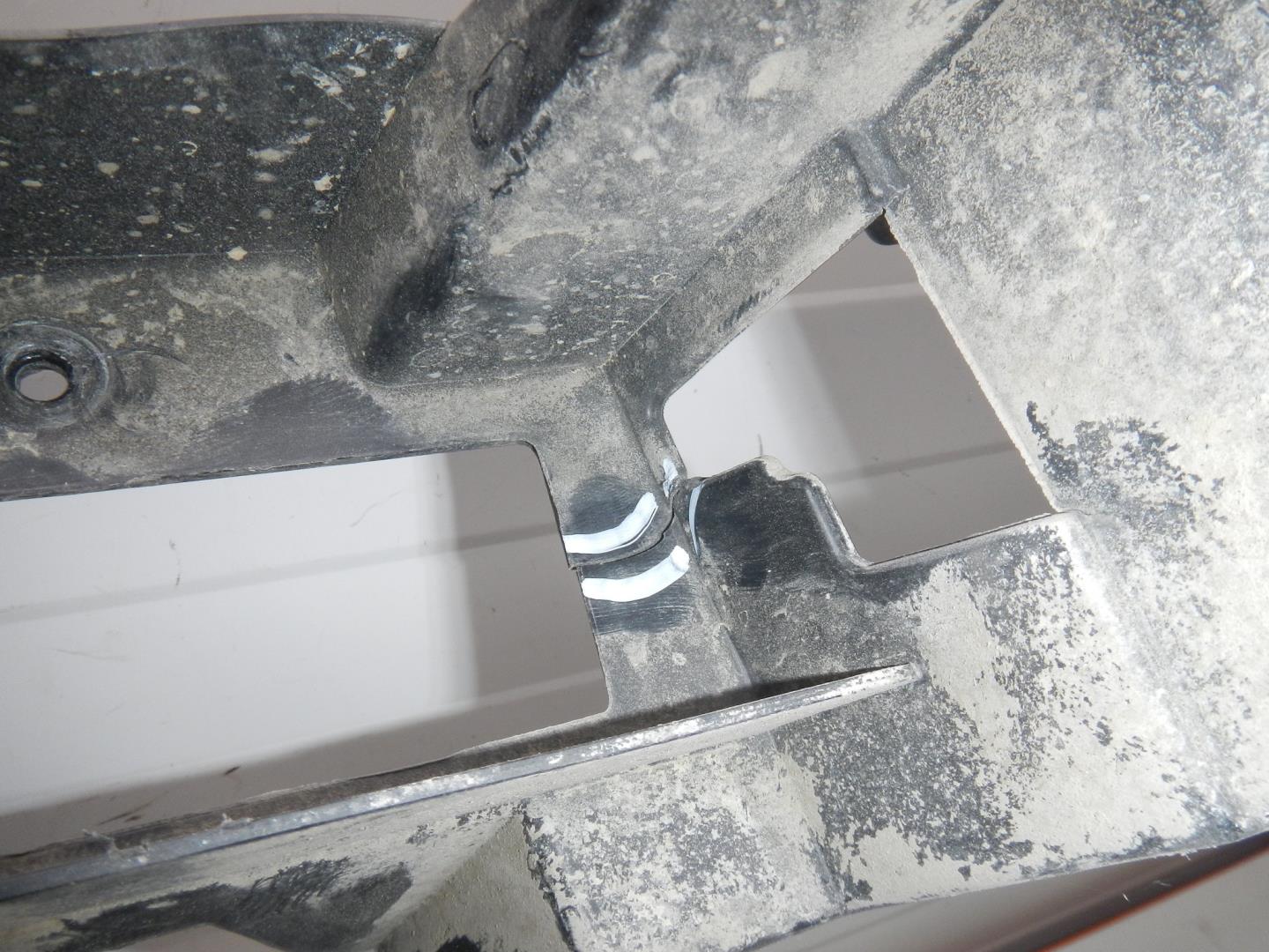 Усилитель заднего бампера