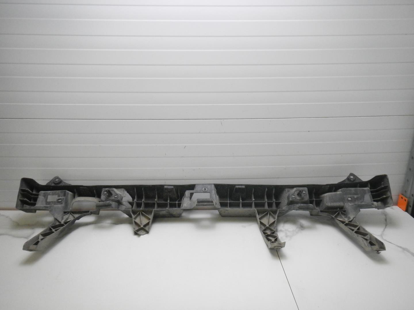 Усилитель заднего бампера