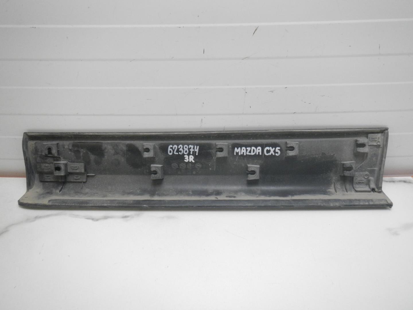 Молдинг задней правой двери