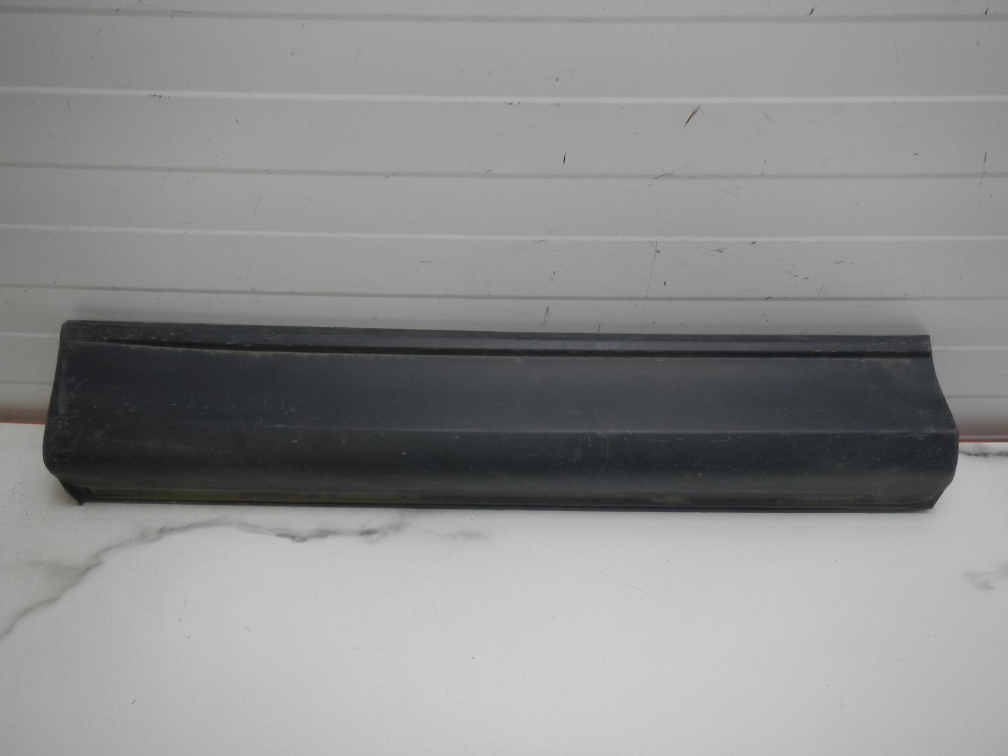 Молдинг задней правой двери