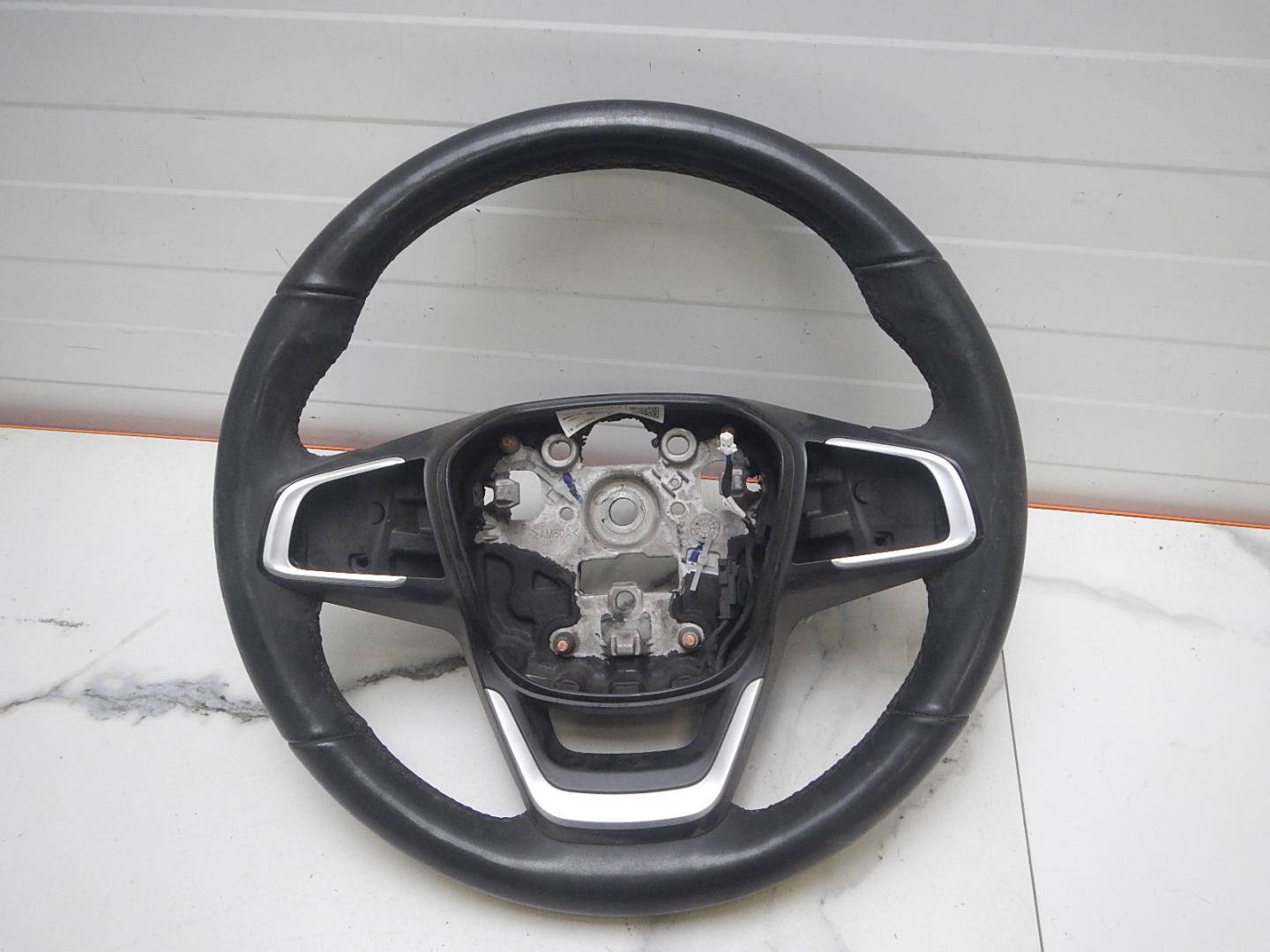 Рулевое колесо (руль)