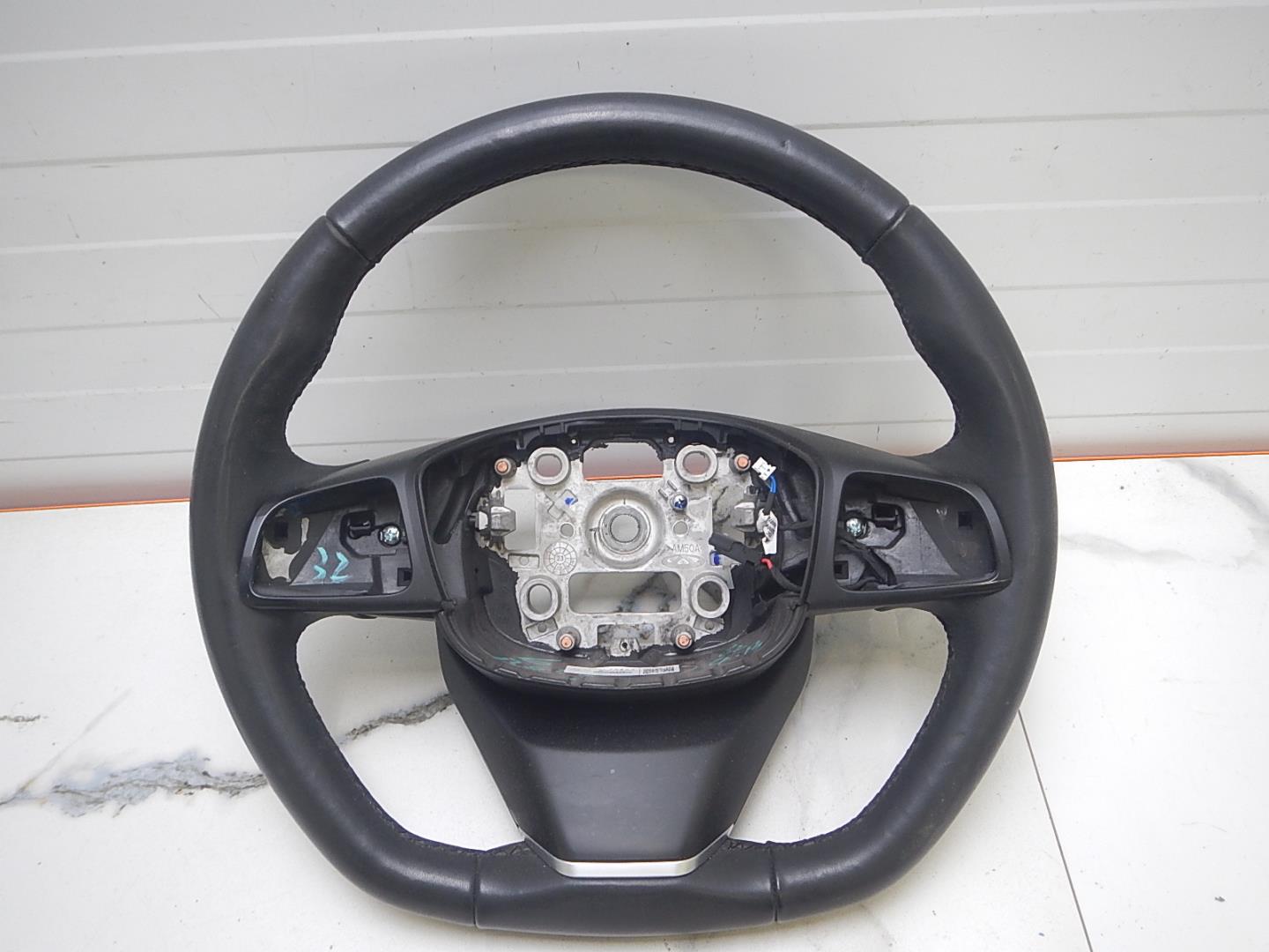 Рулевое колесо (руль)