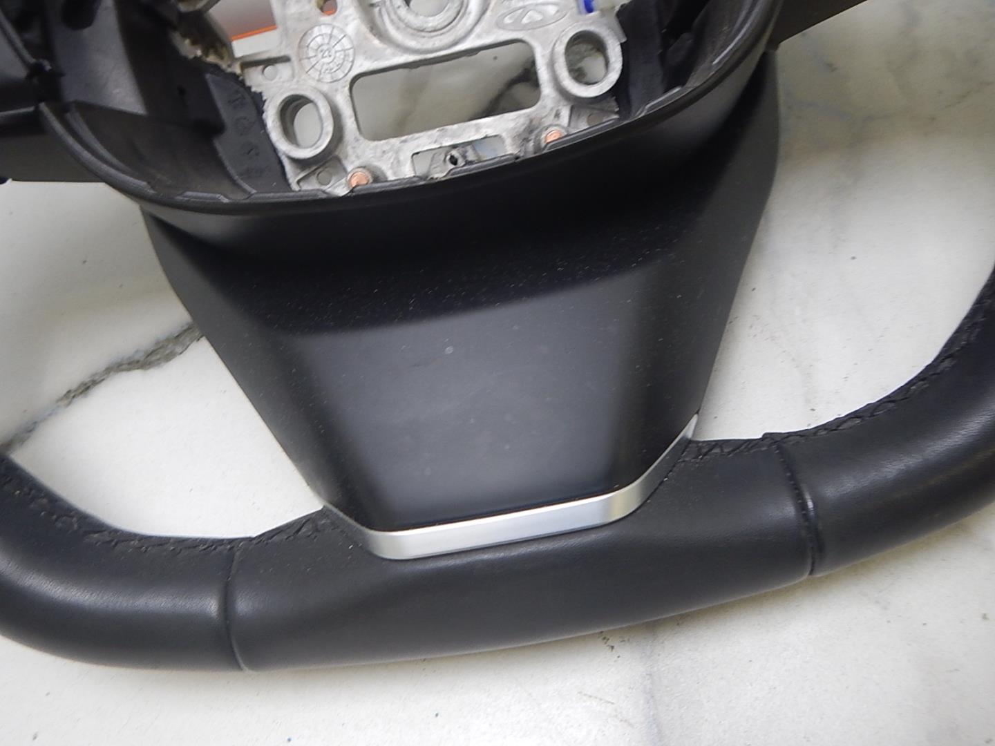 Рулевое колесо (руль)