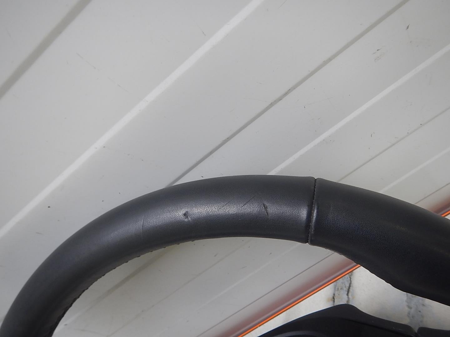 Рулевое колесо (руль)