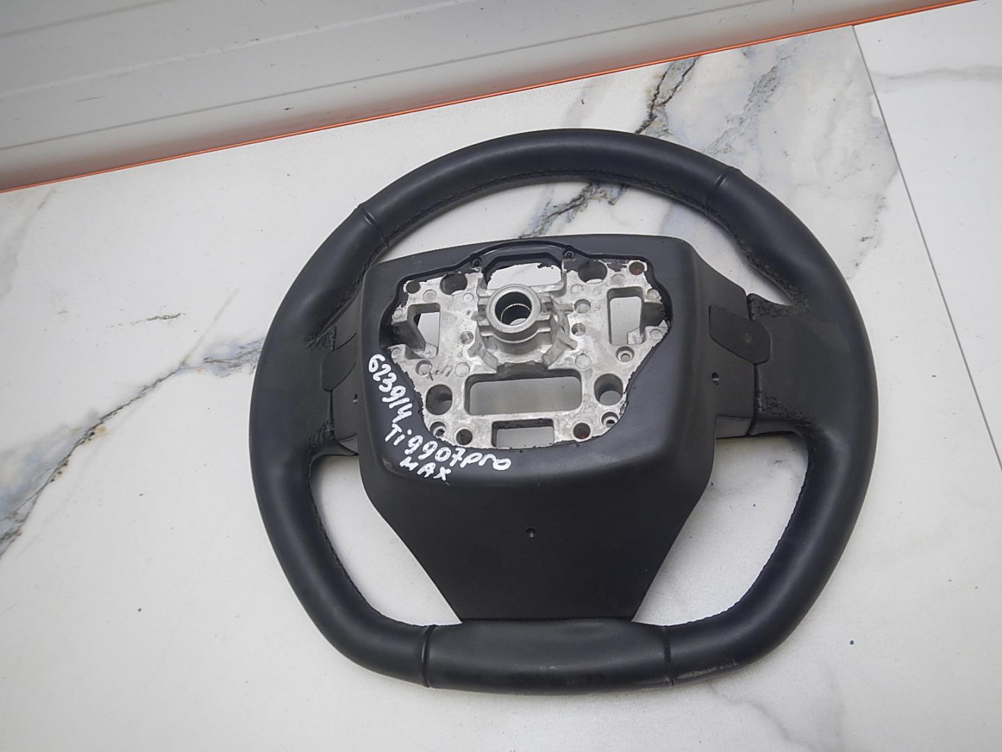 Рулевое колесо (руль)