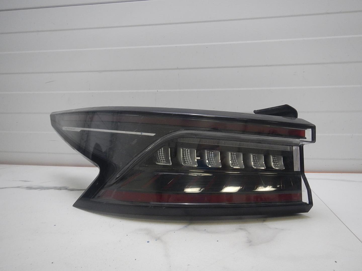 Фонарь задний левый