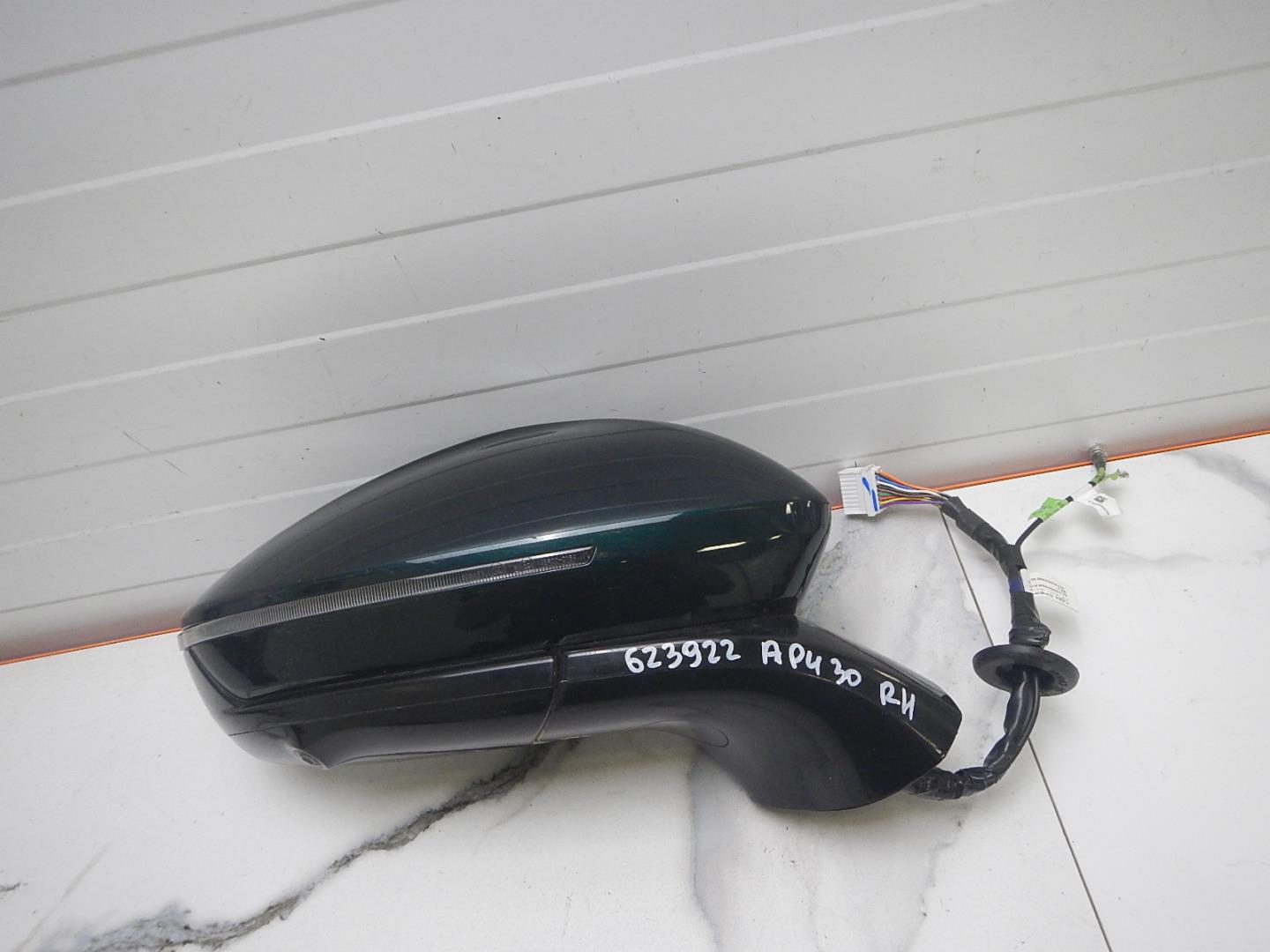 Зеркало правое электрическое