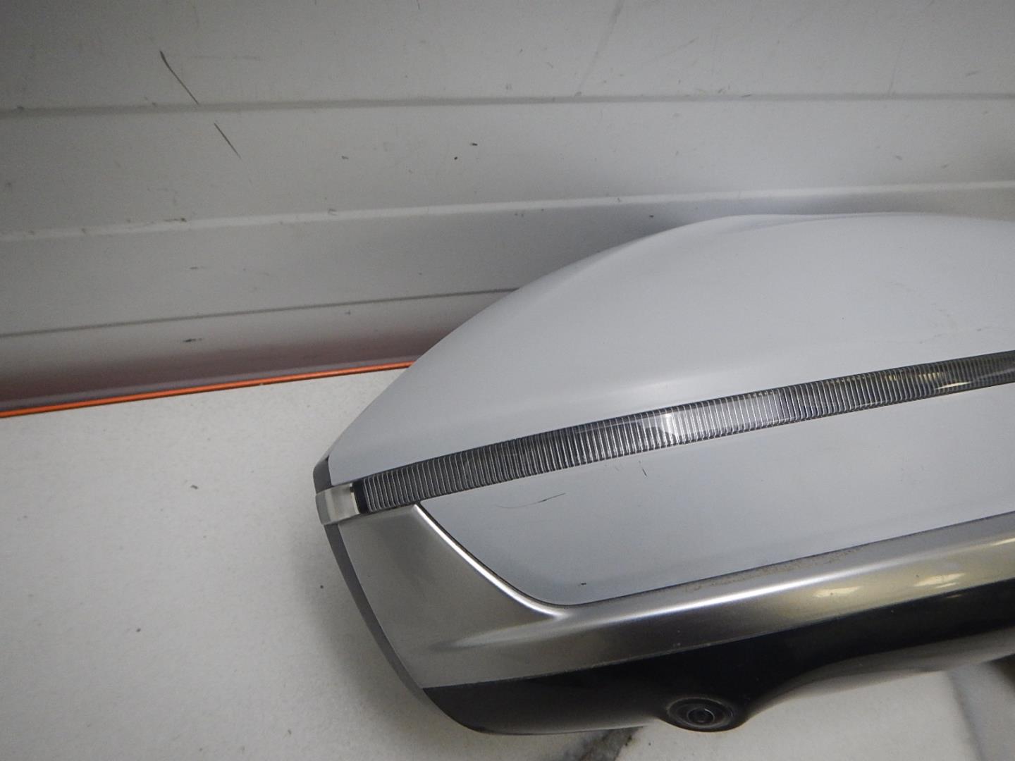 Зеркало правое электрическое