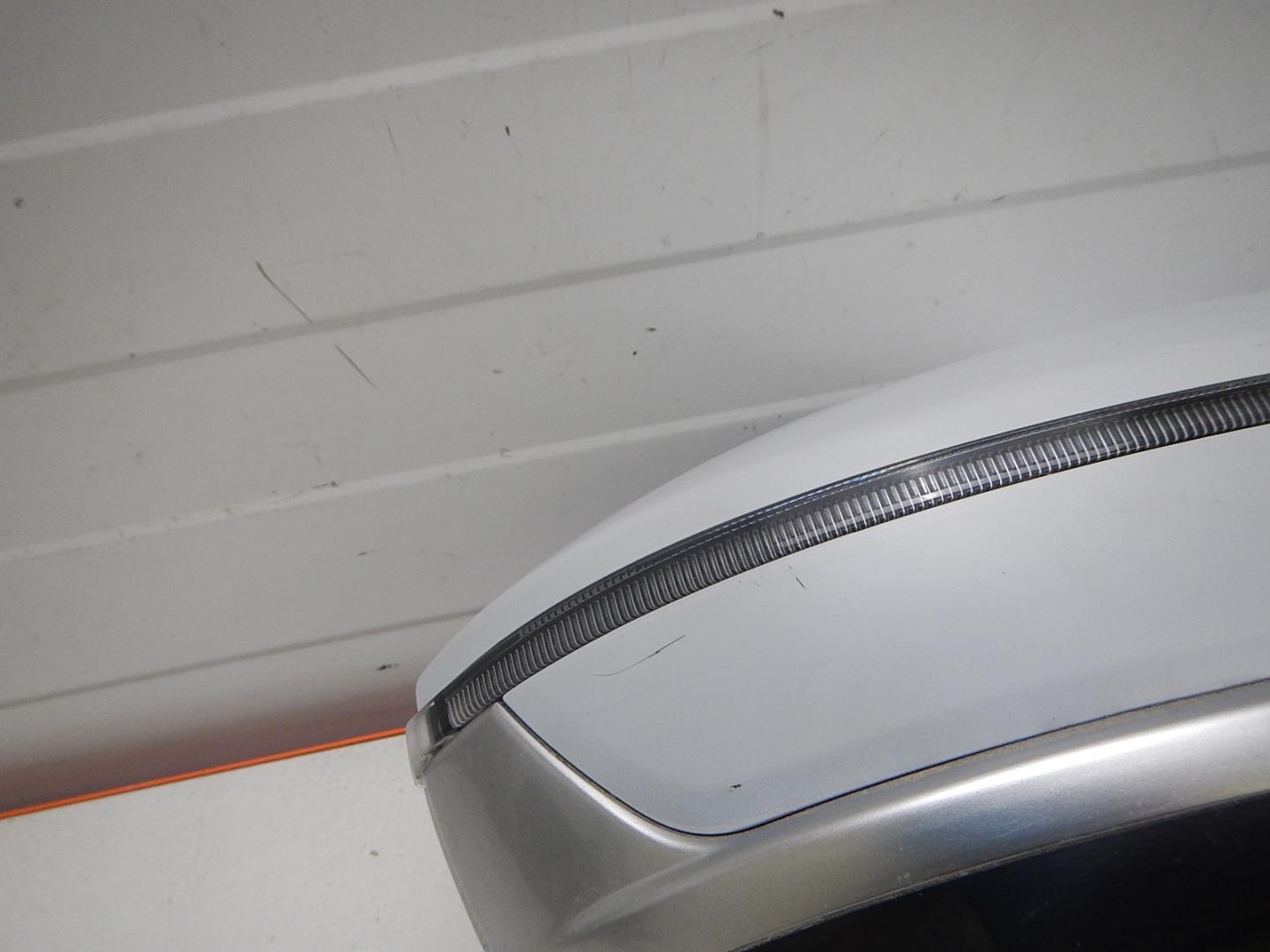 Зеркало правое электрическое