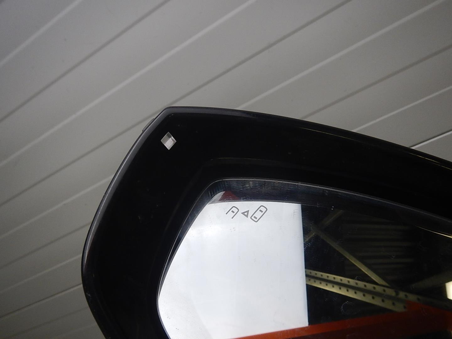 Зеркало левое электрическое