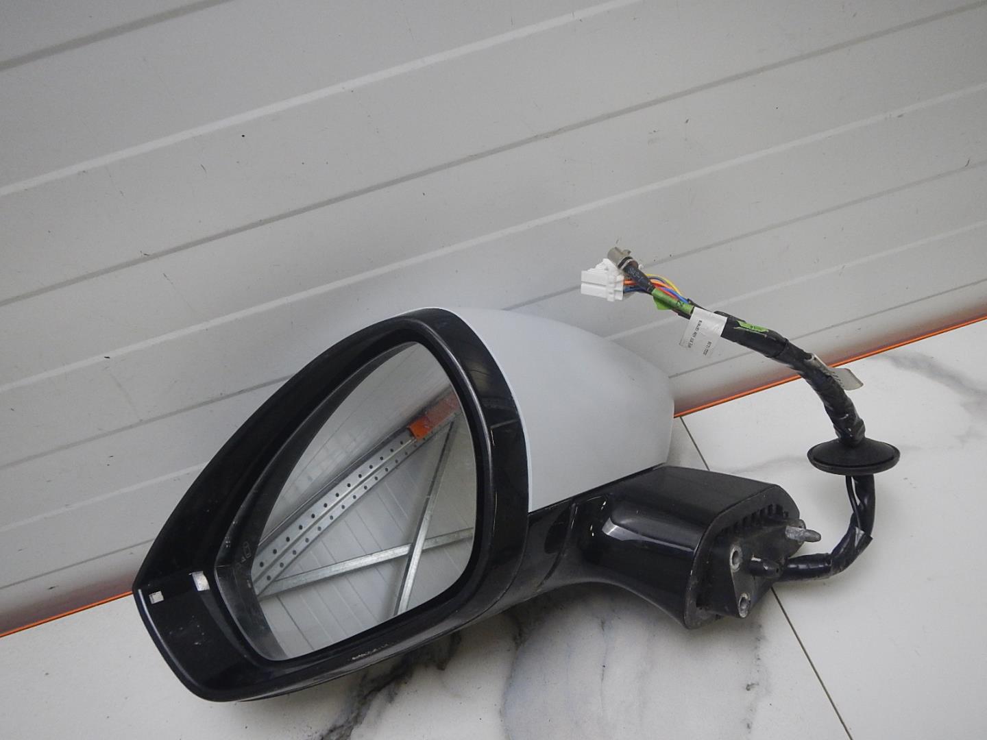 Зеркало левое электрическое