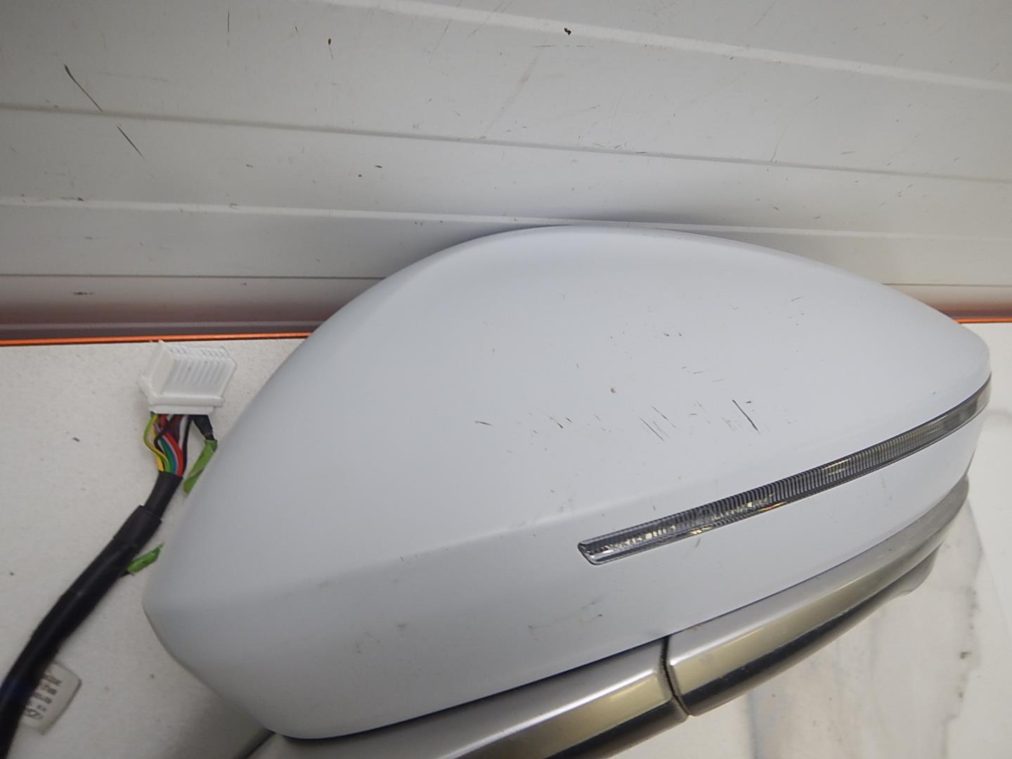 Зеркало левое электрическое