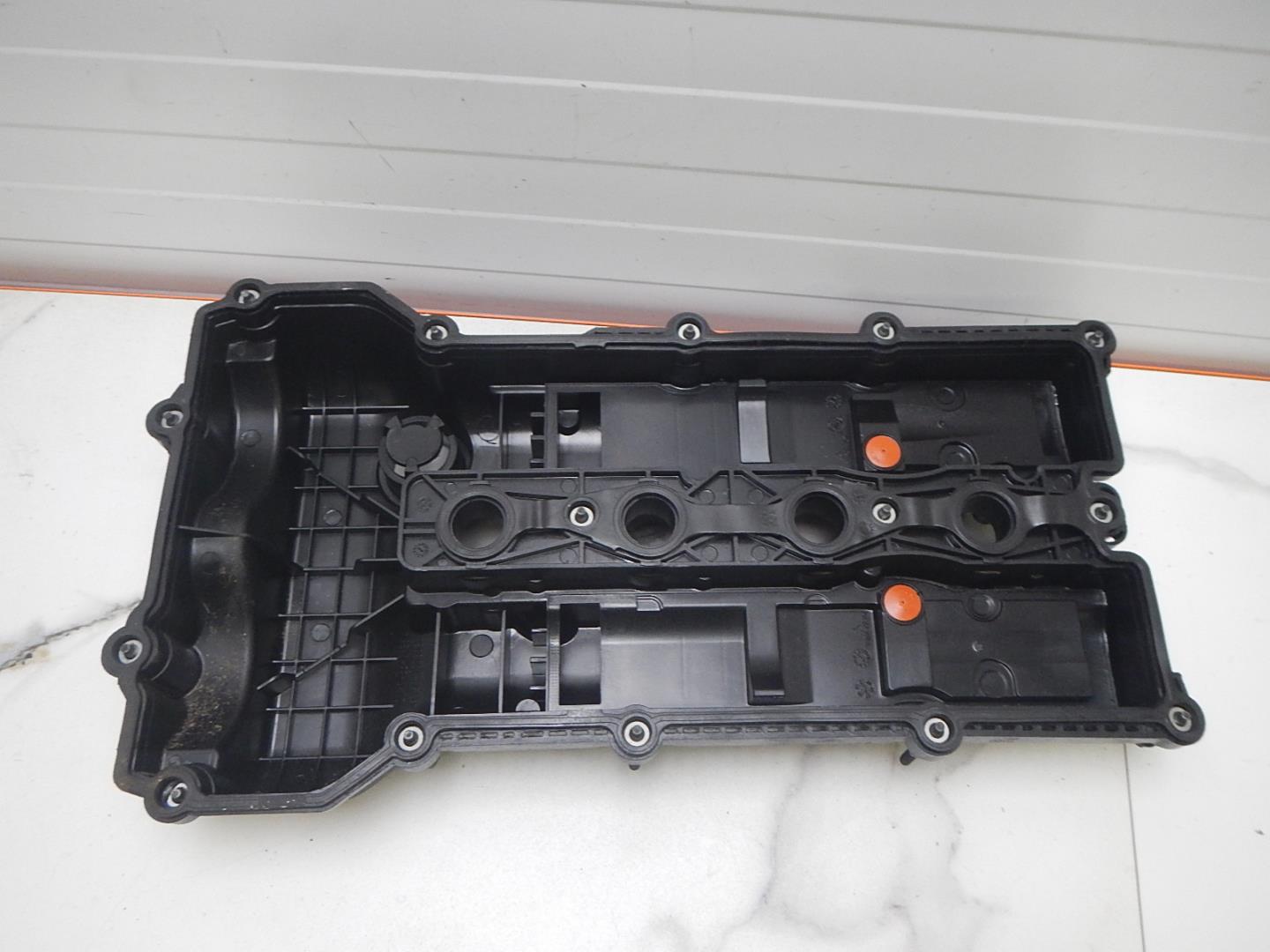 Крышка клапанная ГБЦ