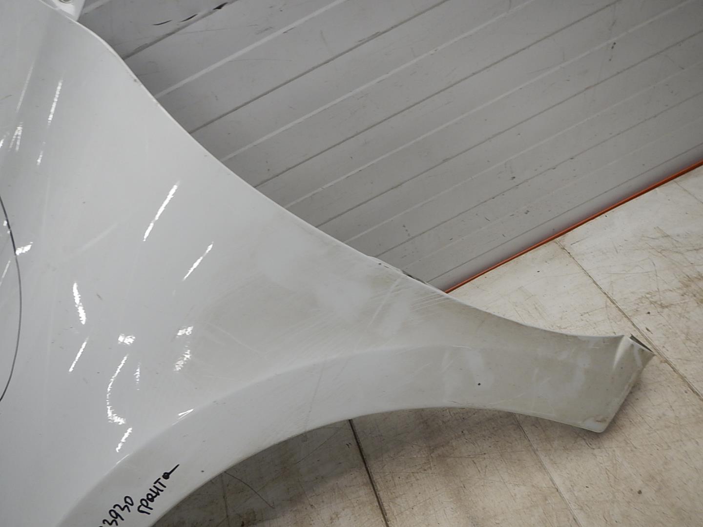 Крыло переднее левое