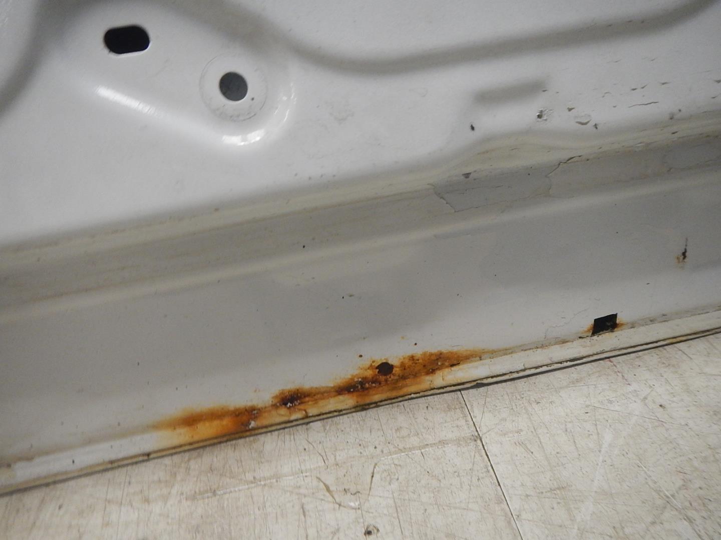 Дверь передняя левая