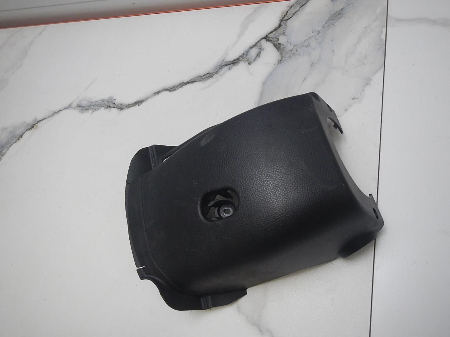 Кожух рулевой колонки