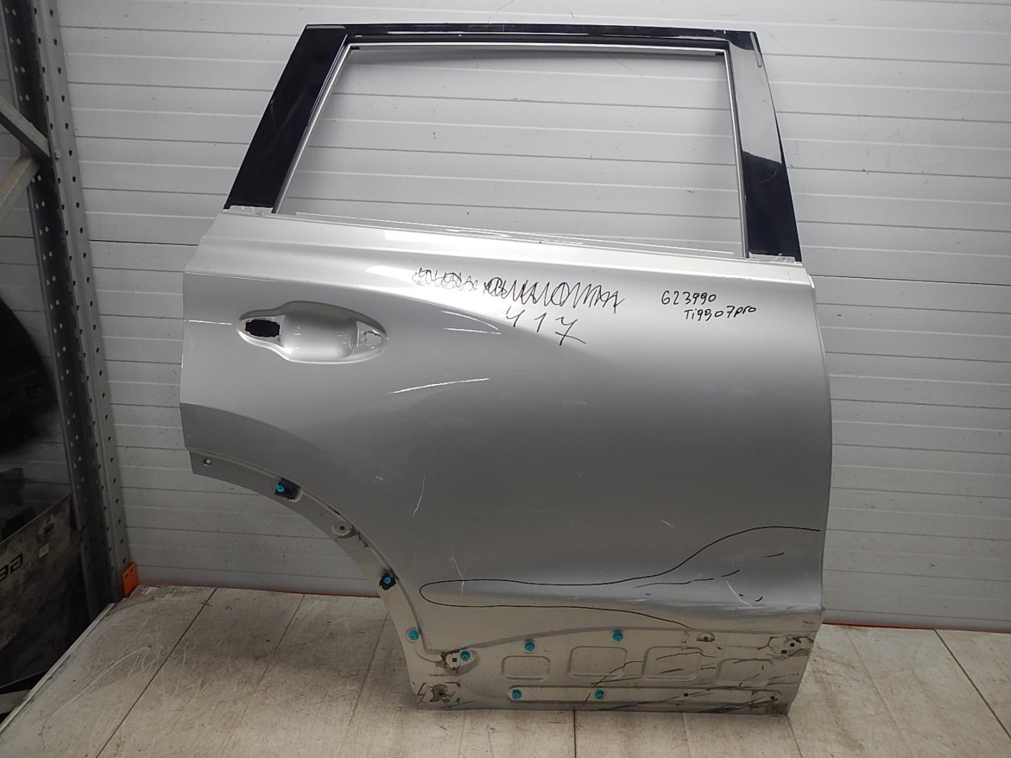 Дверь задняя правая