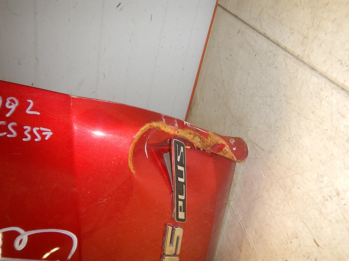 Стекло двери багажника