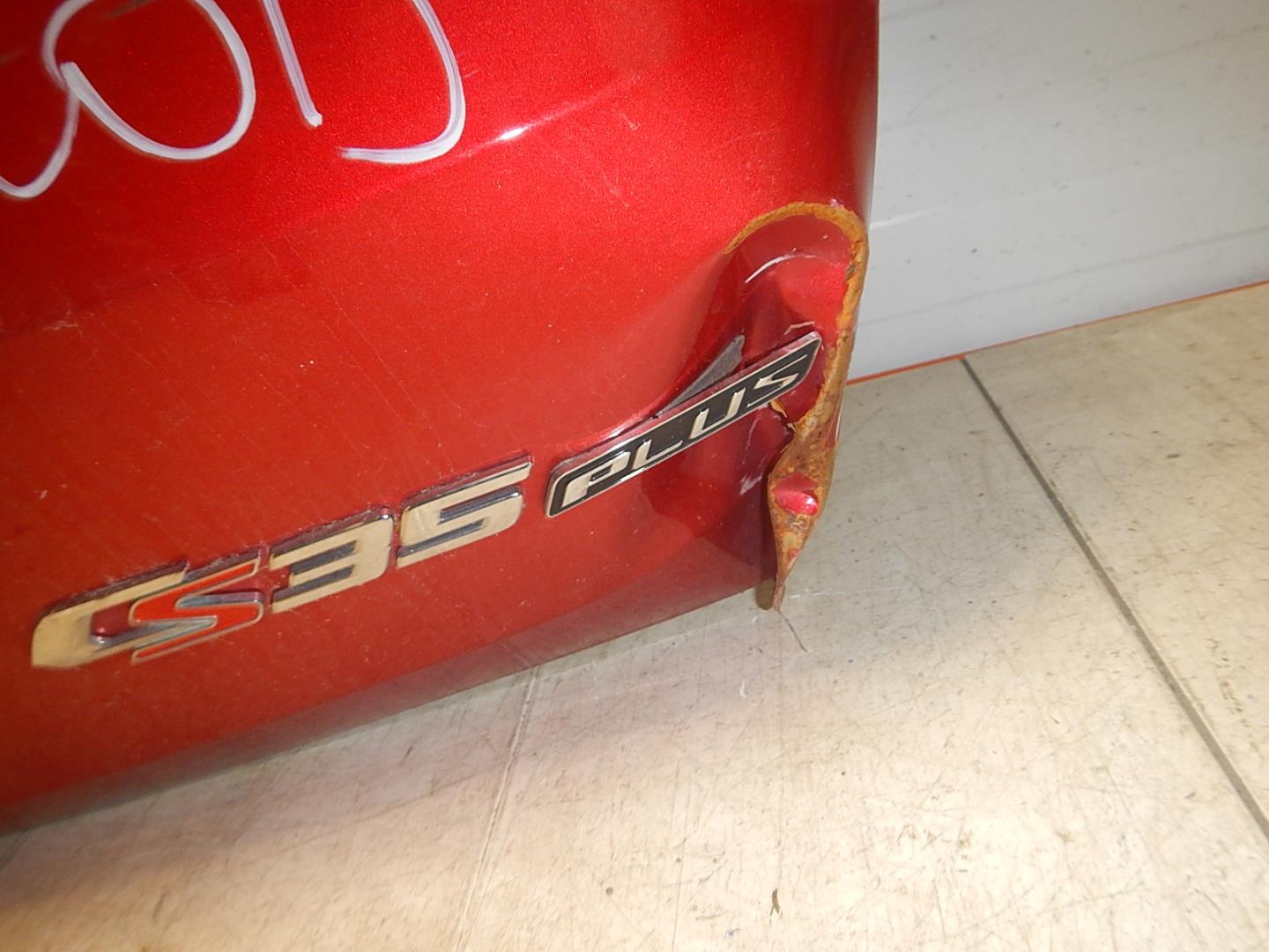 Стекло двери багажника