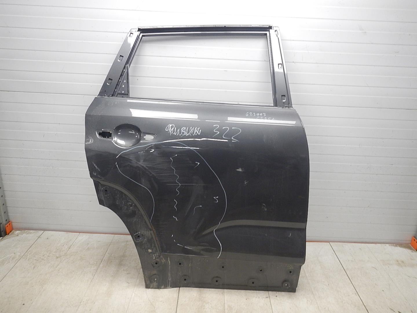 Дверь задняя правая