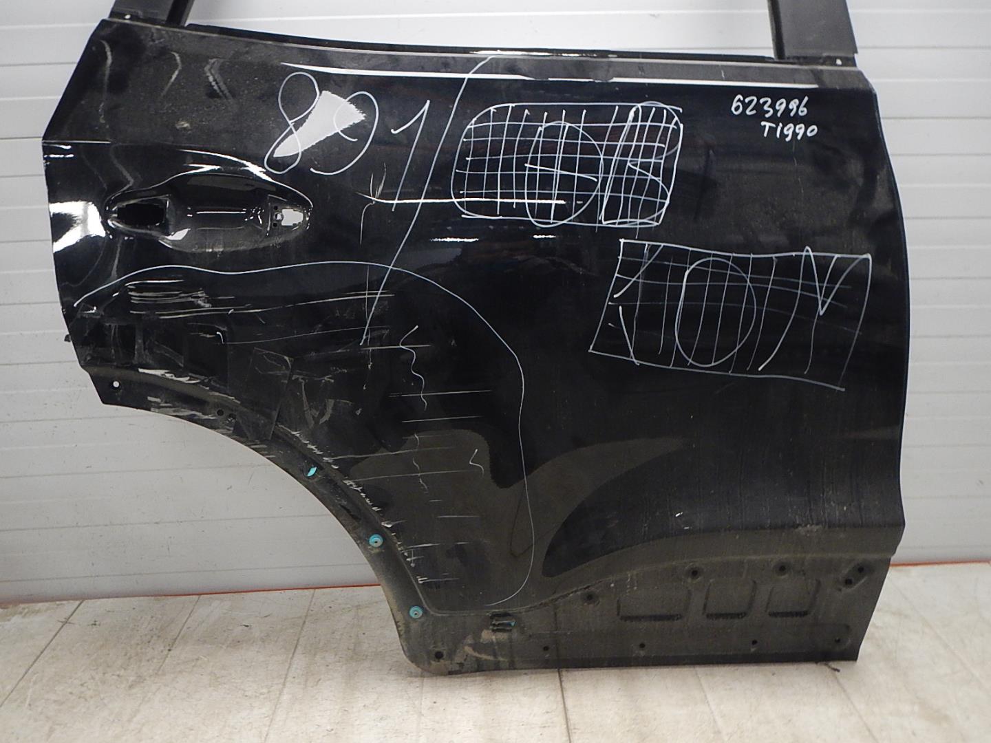 Дверь задняя правая