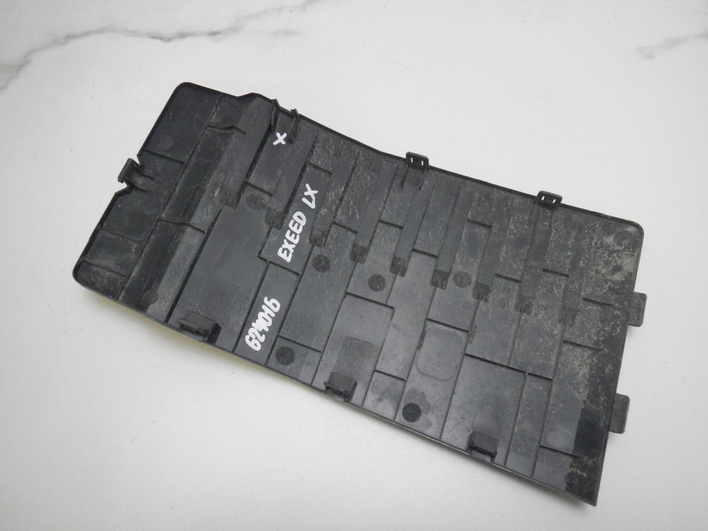 Крышка двигателя передняя