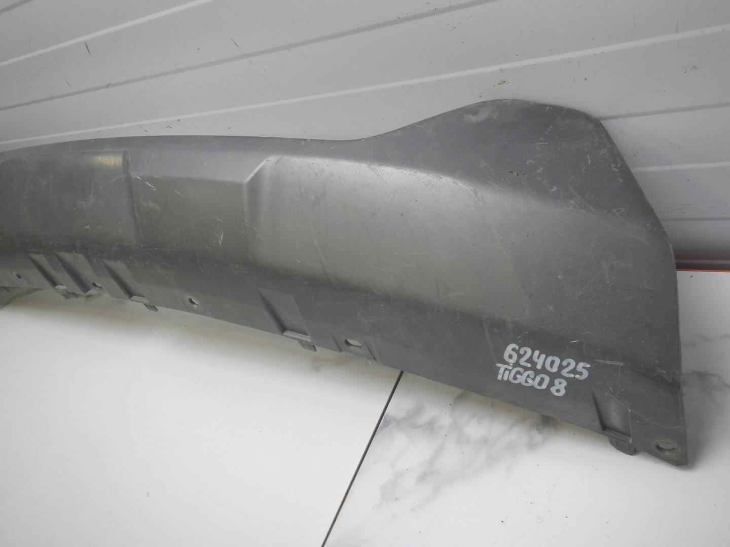 Накладка переднего бампера