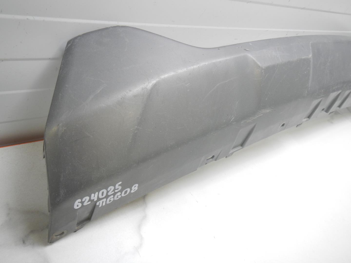 Накладка переднего бампера