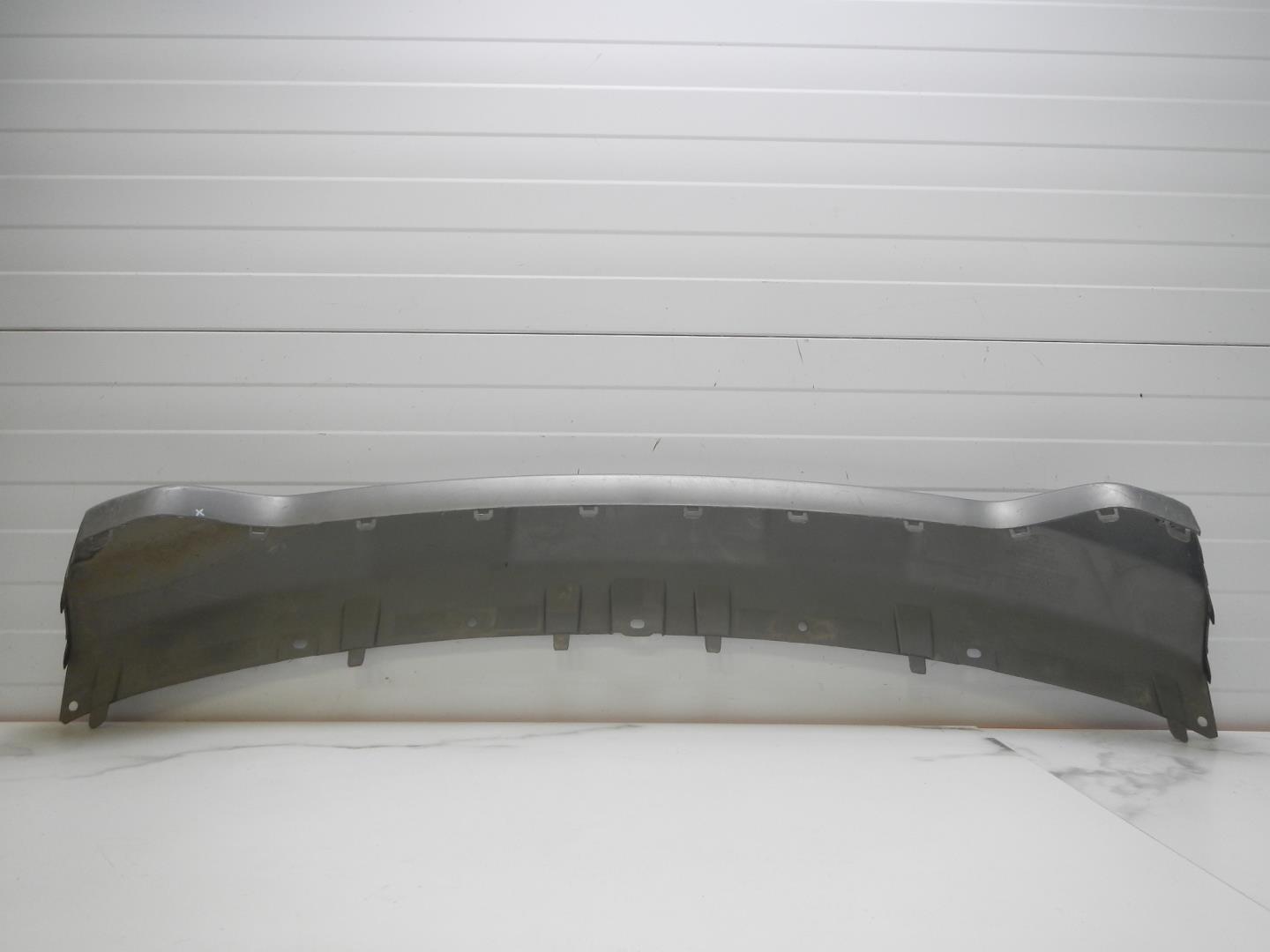 Накладка переднего бампера