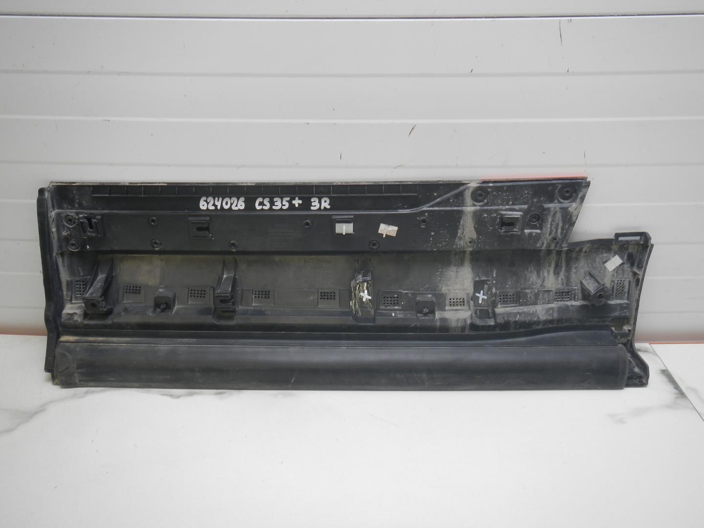 Молдинг задней правой двери