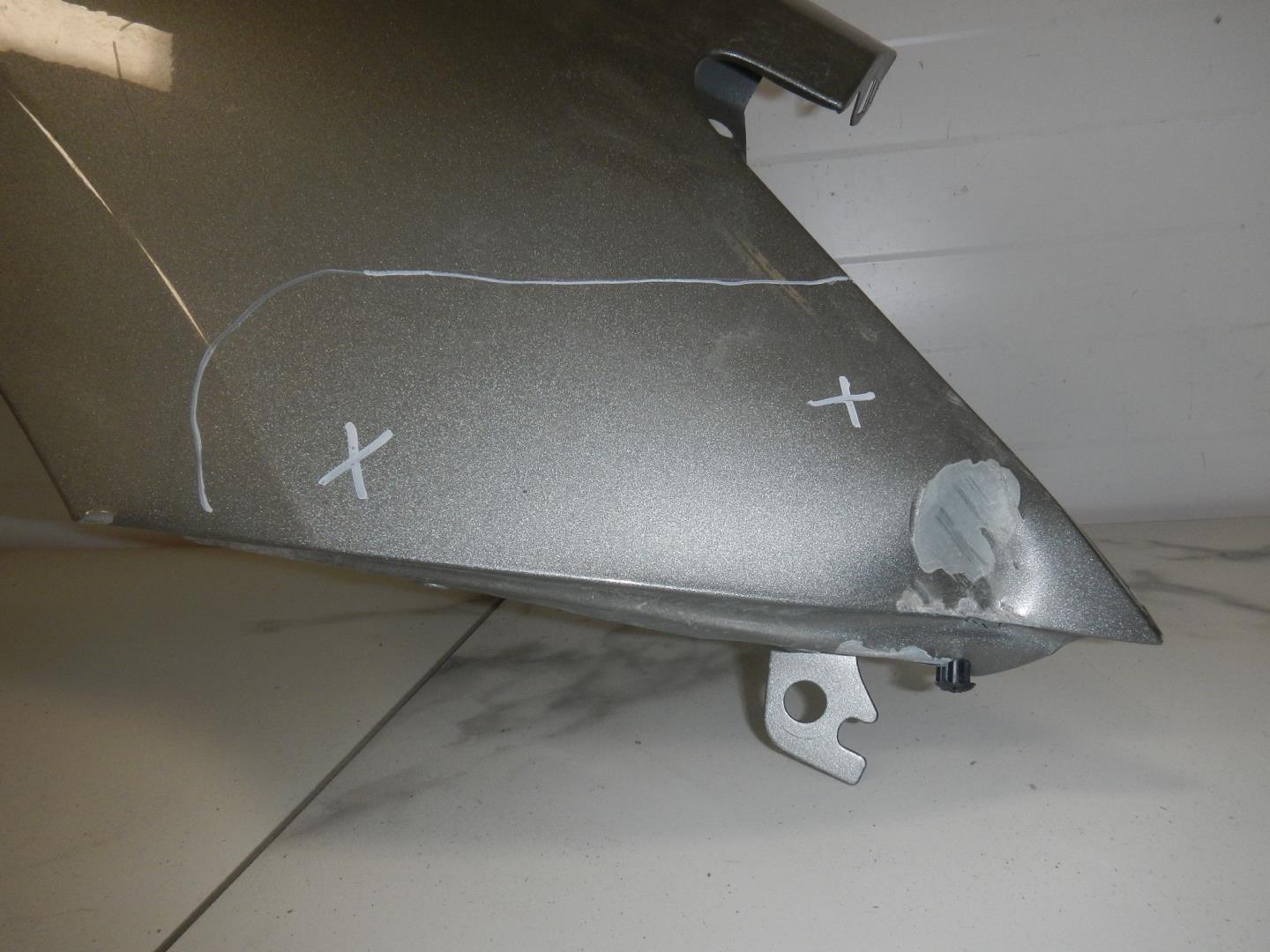 Крыло переднее правое