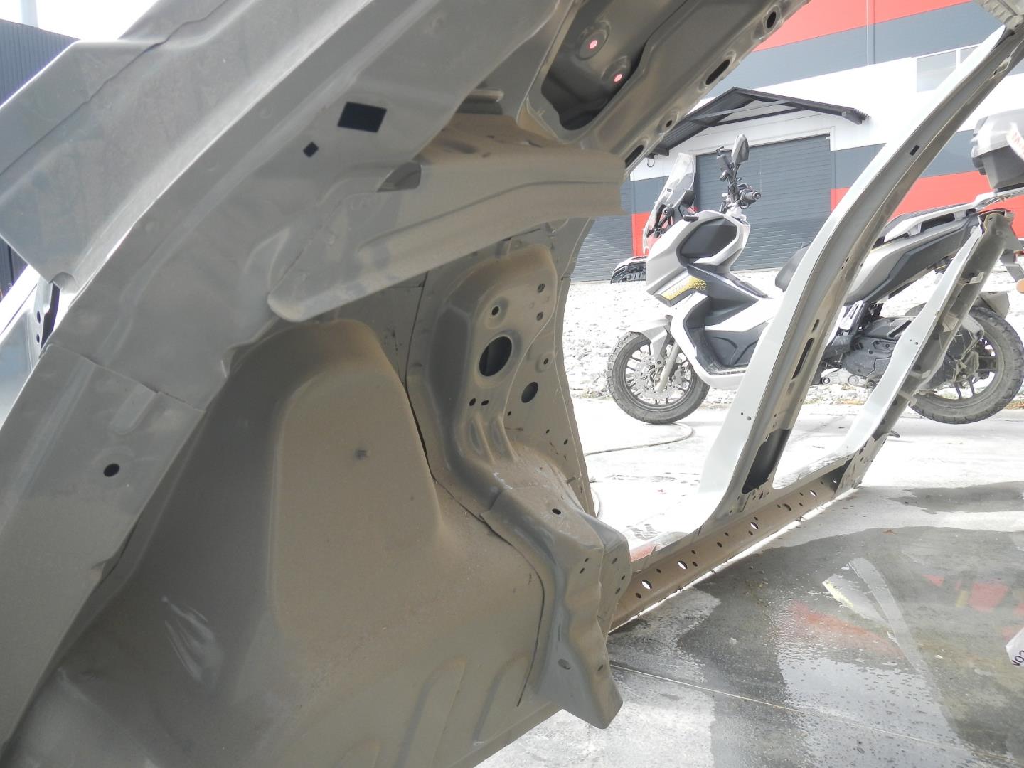 Кузовной элемент