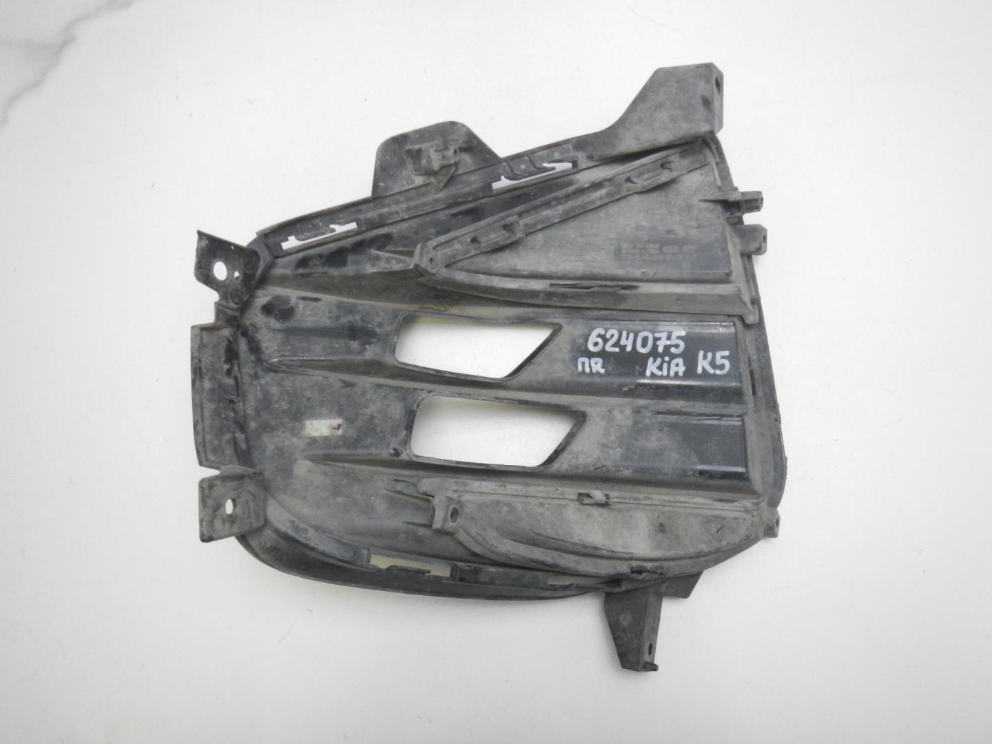 Решетка в бампер правая