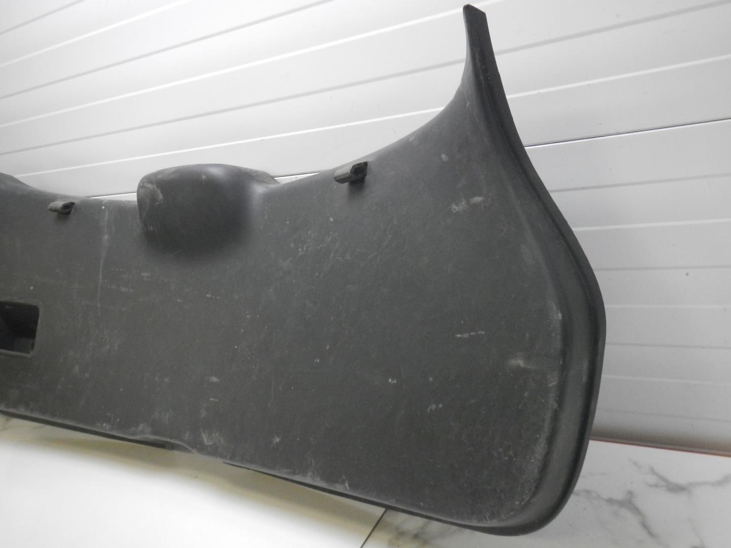 Обшивка двери багажника